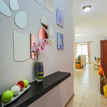 Silvestre Alcantarilha Holiday home *