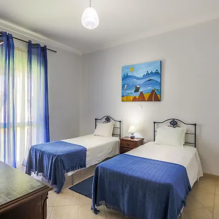 Silvestre Alcantarilha Holiday home *