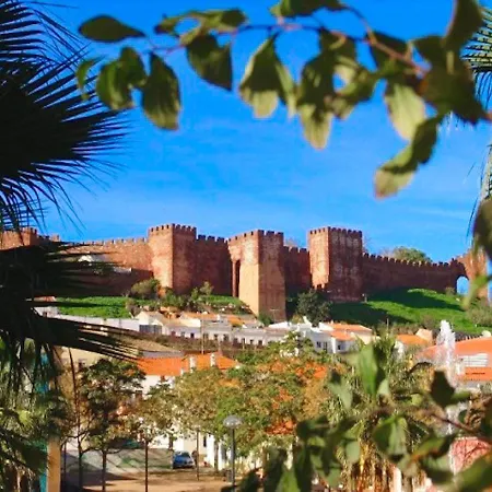 Silvestre Alcantarilha Holiday home *